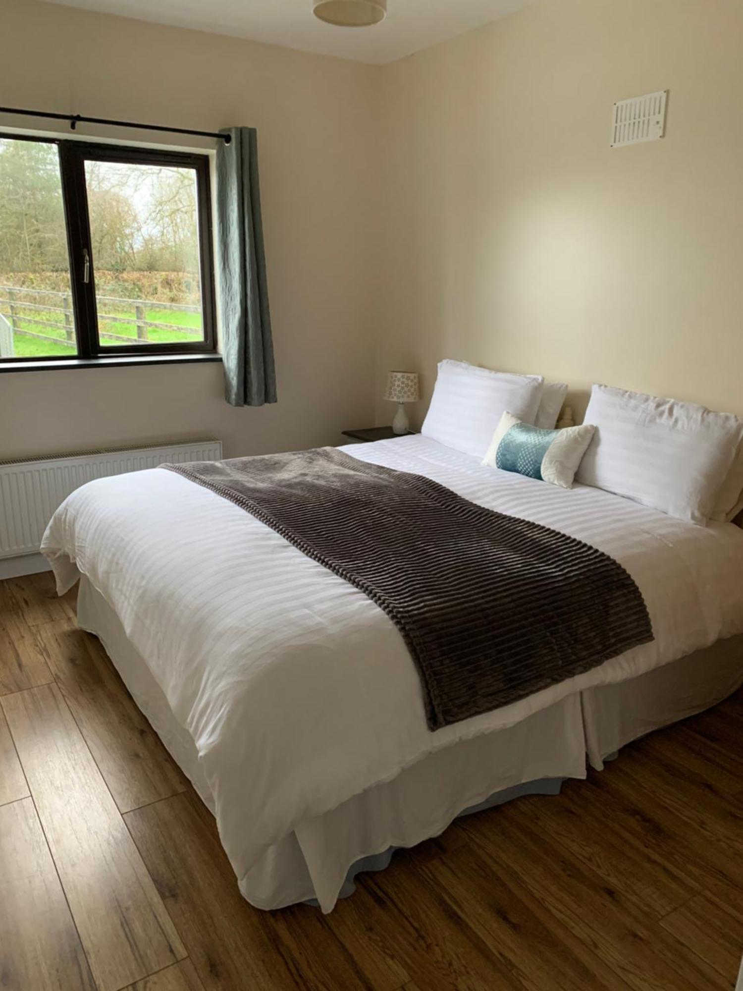 Kits Lodge Crover Cavan Eksteriør bilde
